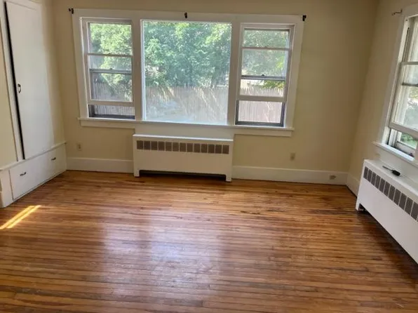 409 5th St #1, Milford, PA 18337