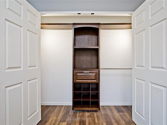 4th image of 36 Basore Dr