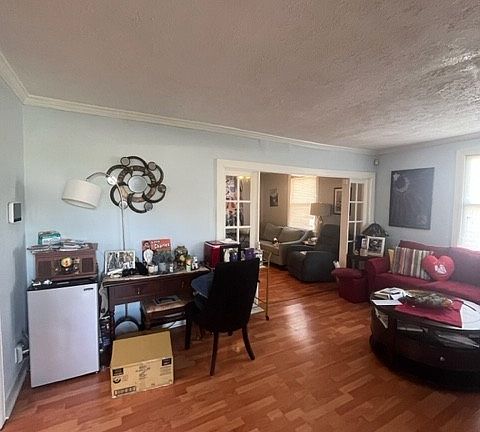 5th image of 2400 Old Matthews Rd