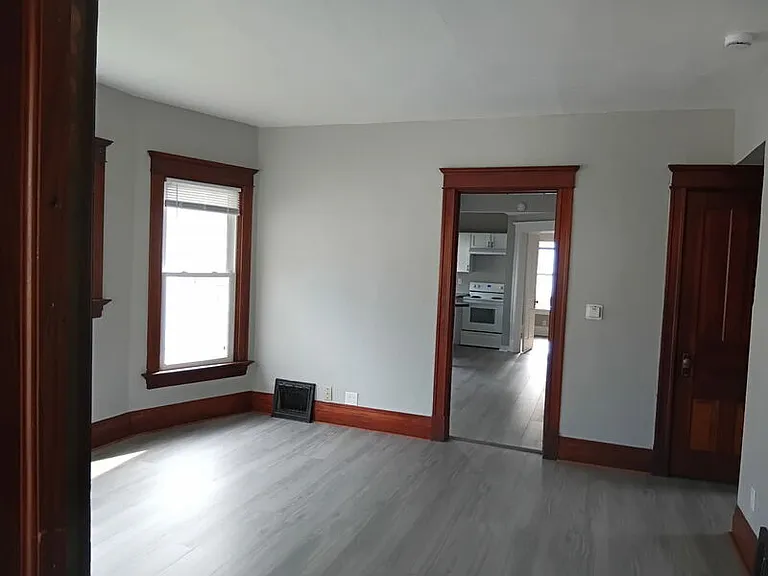 1702 S 10th St — Photo 9