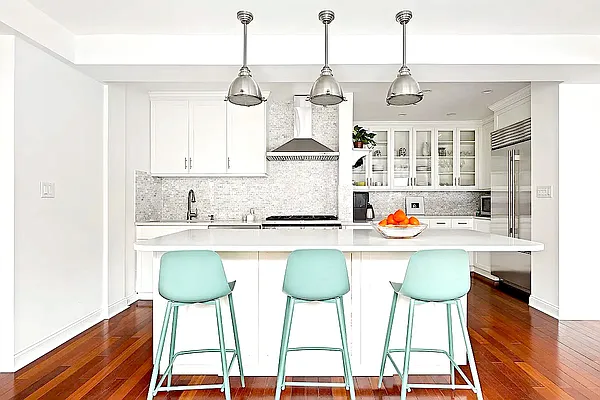 Sold by Christie's International Real Estate Group, LLC | media 17