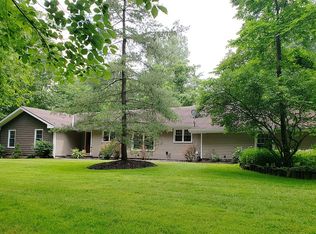 8746 Quail Cir, Kirtland, OH 44094