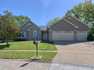 442 Governor Dr, Ballwin, MO 63021