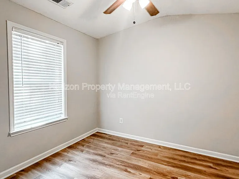 139 Riverstone Commons Cir — Photo 18