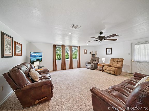 3rd image of 5807 Arrowhead Dr