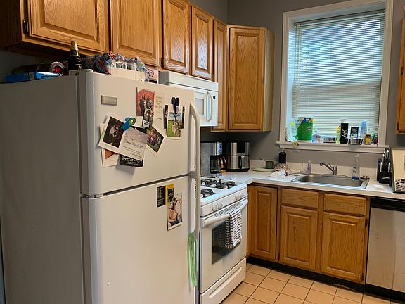 4th image of 662 N Milwaukee Ave APT 3