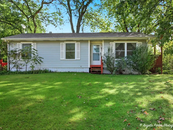 3828 Eastway Dr, Island Lake, IL 60042