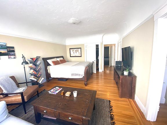 4th image of 2810 Franklin St APT 15