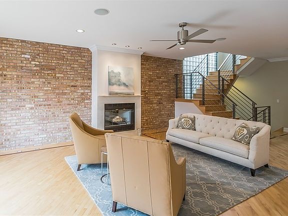 2nd image of 1511 W Superior St #2
