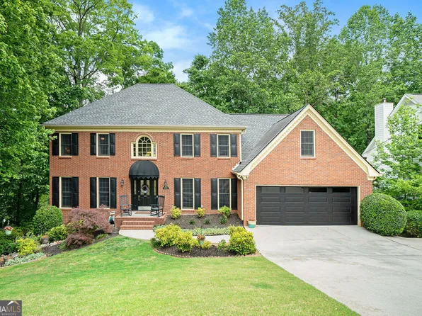 5020 Huntshire Ln SW, Lilburn, GA 30047