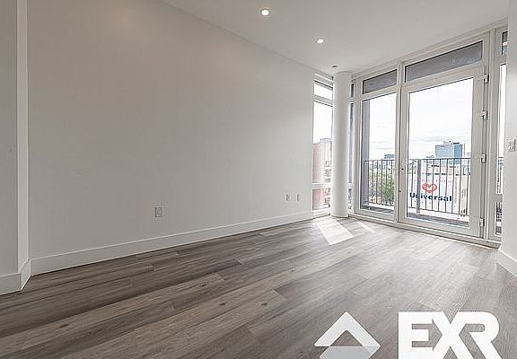 3rd image of 43 Claver Pl #3A
