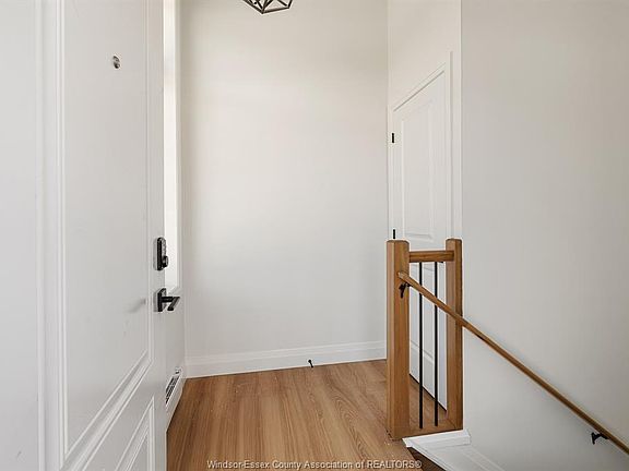 5th image of 715 Elliot Point Rd #B