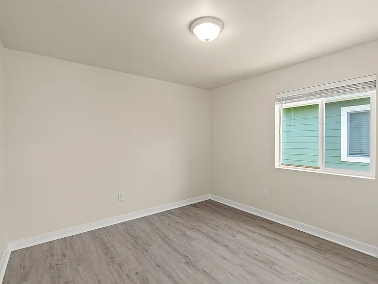 522 W Cushing St #1 — Photo 11