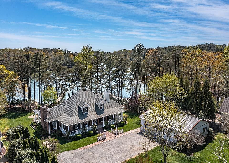 1st image of 37 Hall Farm Dr