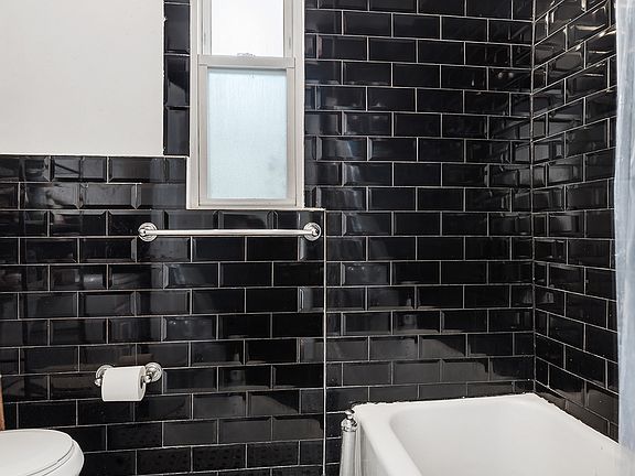 4th image of 167 Vernon Ave APT 3