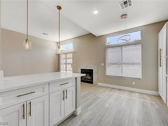5th image of 419 Viewmont Dr