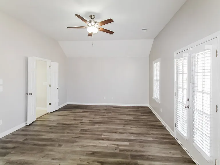 8565 Griffin Park Dr — Photo 14