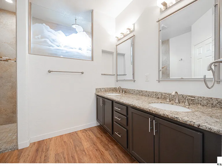 7111 S 21st Dr — Photo 15