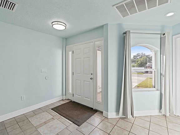 3rd image of 6905 N Ola Ave