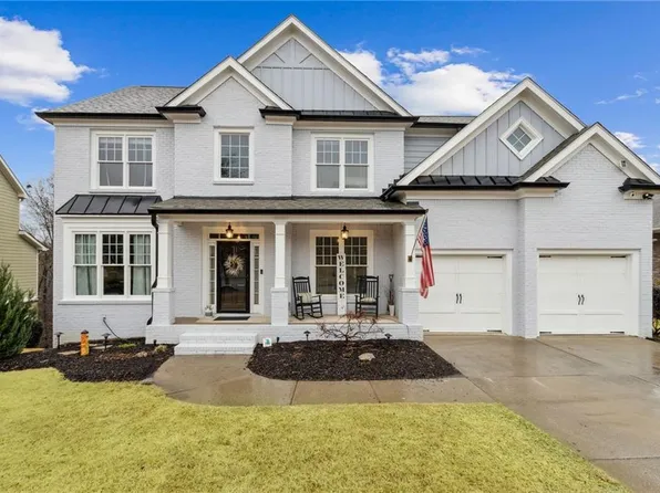 7506 Brookstone Cir, Flowery Branch, GA 30542