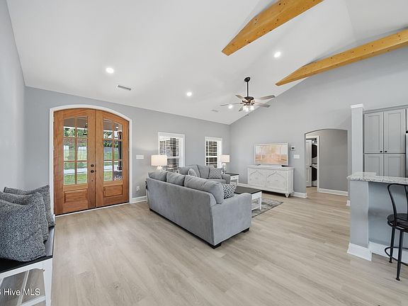 5th image of 418 Huntington Woods Drive N