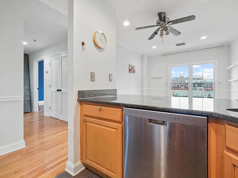 84 Adams St #5C — Photo 7