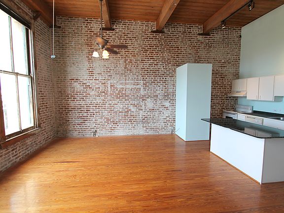 5th image of 2402 Mechanic St #200