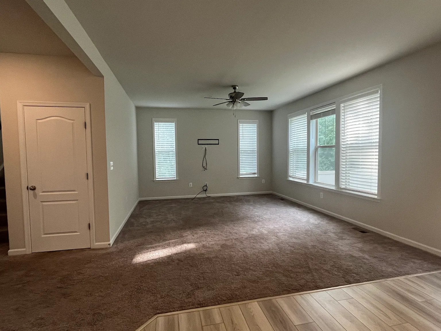 3 bed, 3.5 bath, 3422 sqft, $3,600 — Photo 4