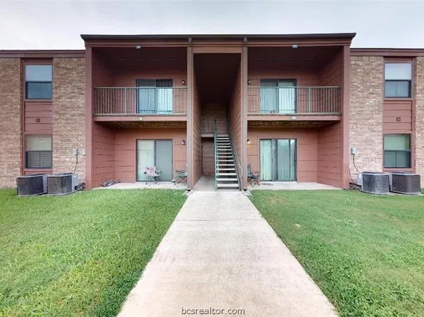 904 University Oaks Blvd, College Station, TX