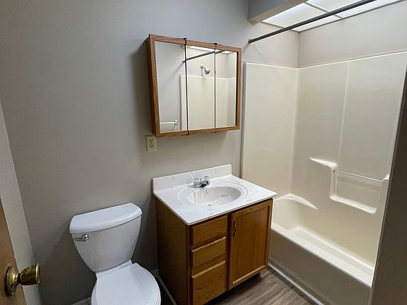 5th image of 217-219 S 6th St #3