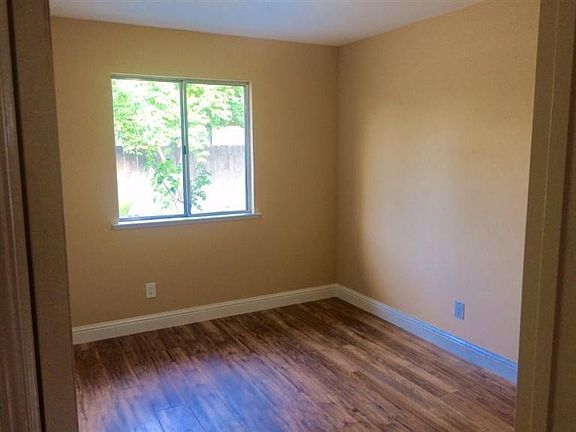 4th image of 4871 E White Ave