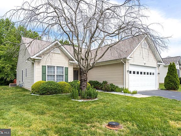 3rd image of 11104 Williamsburg Ct