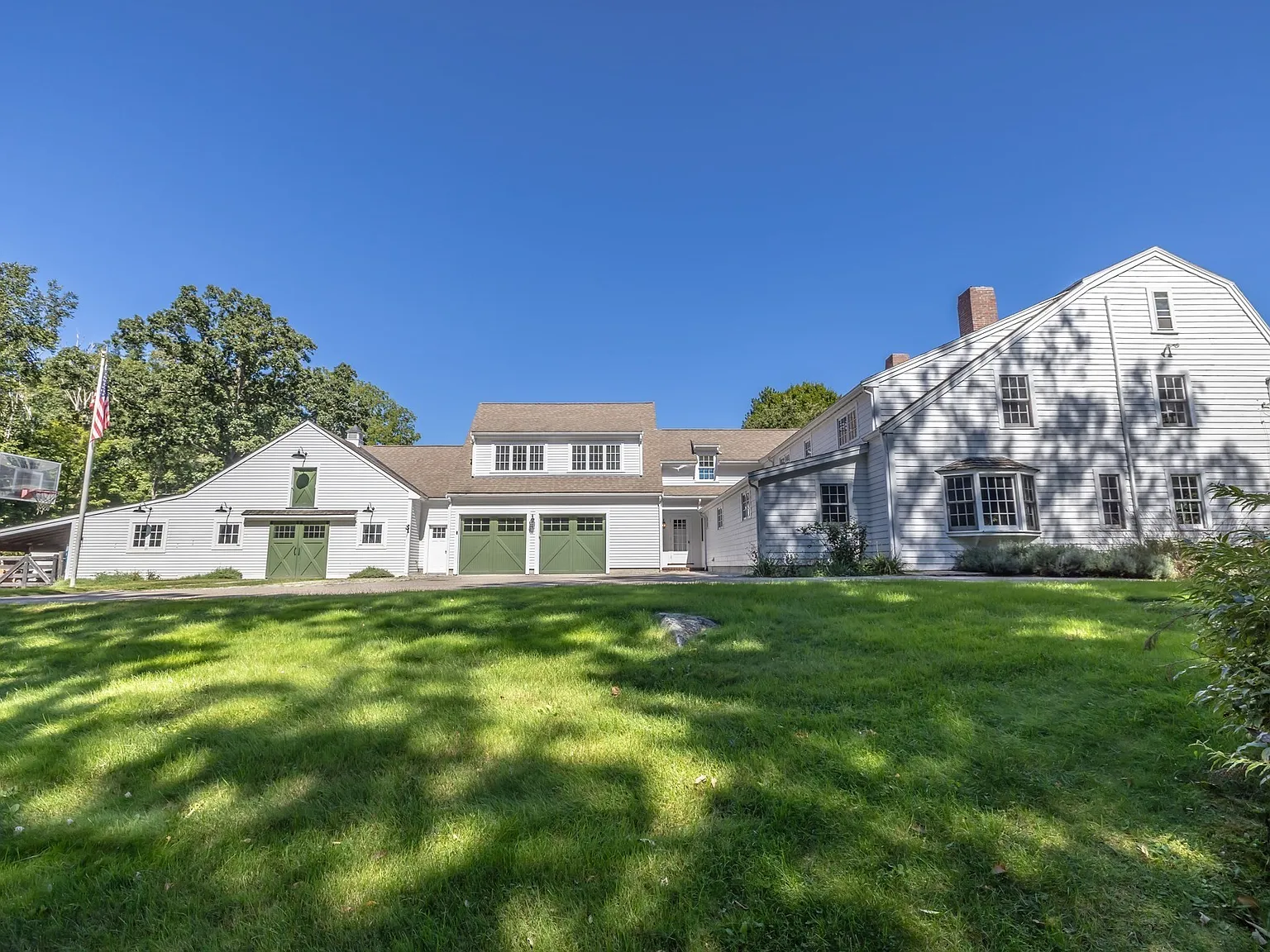 5 bed, 7.0 bath, 5100 sqft, $10,000 — Photo 3
