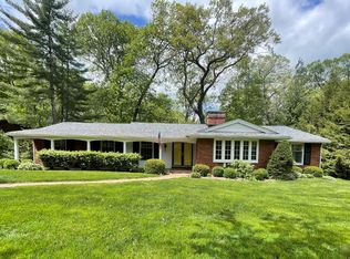 9943 Holliston Ct, Saint Louis, MO 63124