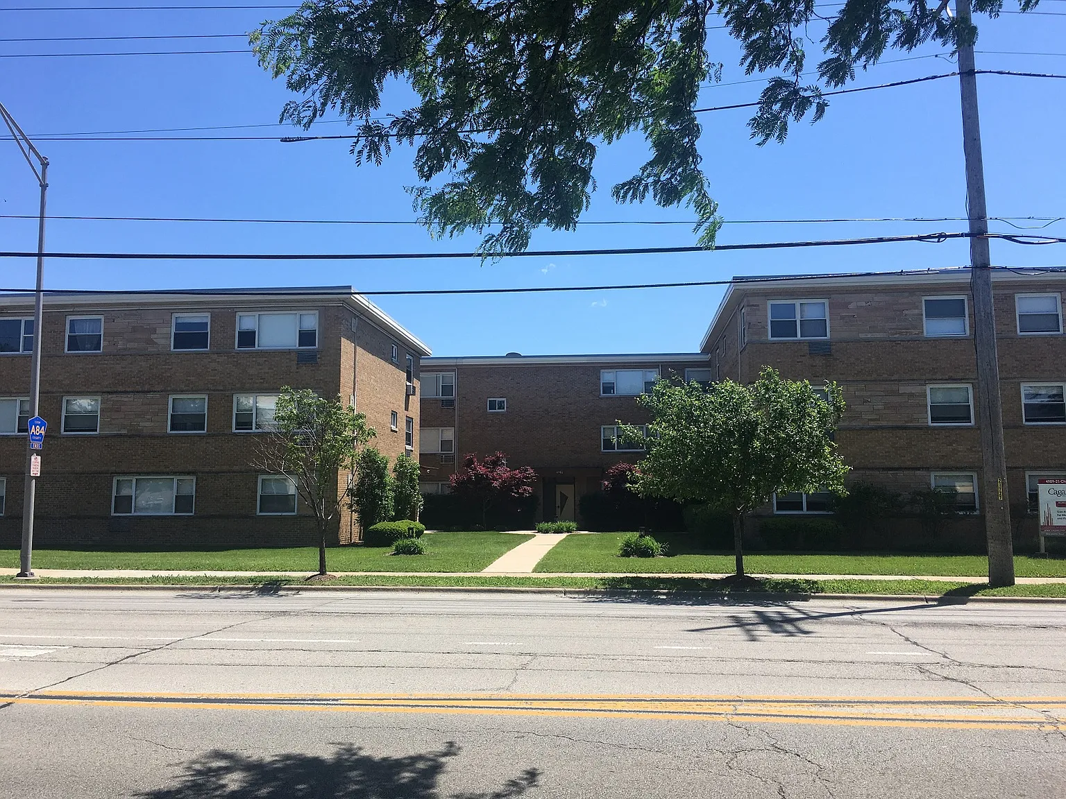 4909-21 Church — Photo 1