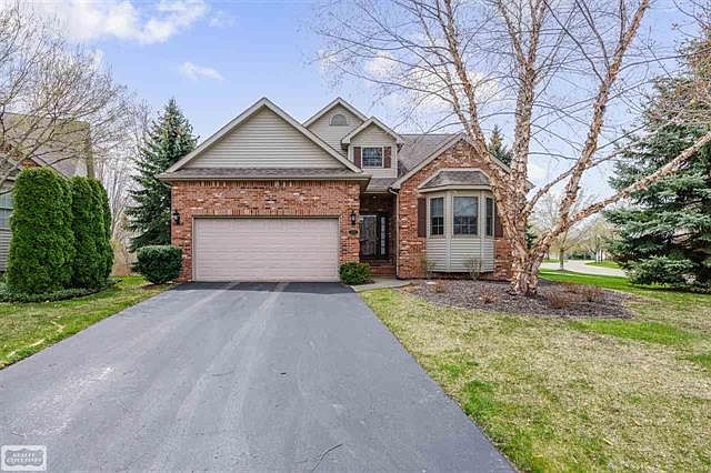 1st image of 6470 Weyburn Ct
