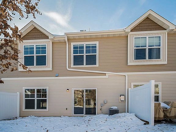 5th image of 578 Stonewood Ln