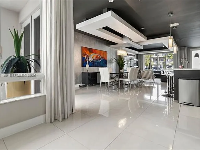 6306 NW 104th Path #Townhouse 6306 — Photo 4