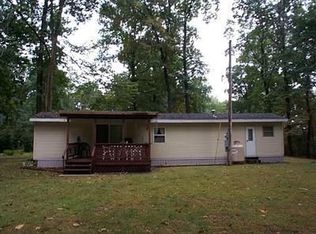 58031 Oak Dr, Three Rivers, MI 49093