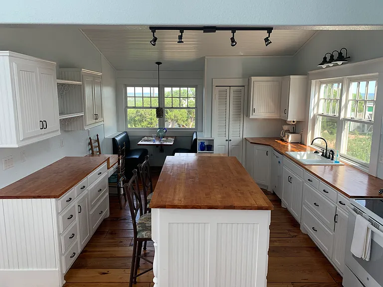 938 Flagstone Dr — Photo 14