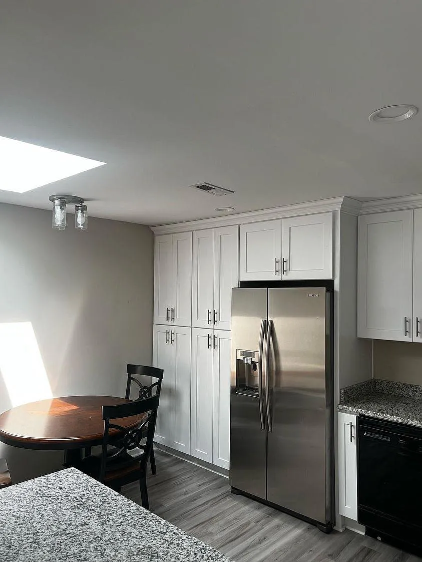2 bed, 948 sqft, $1,915 — Photo 1