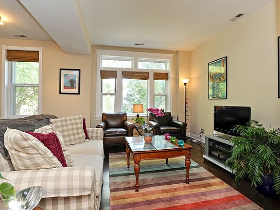 2nd image of 1820 N Paulina St #3
