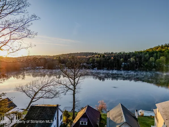 446 Lake Rd, Nicholson, PA 18446