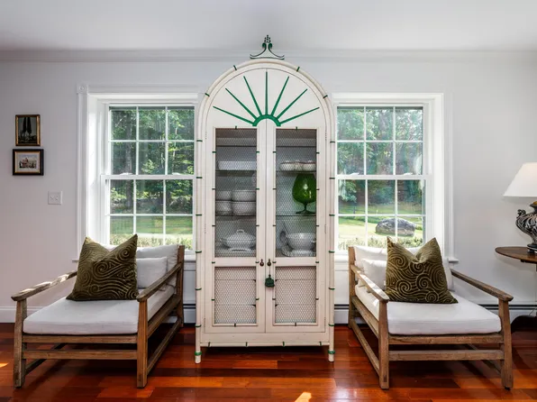 20 Babbidge Road, Falmouth, ME 04105