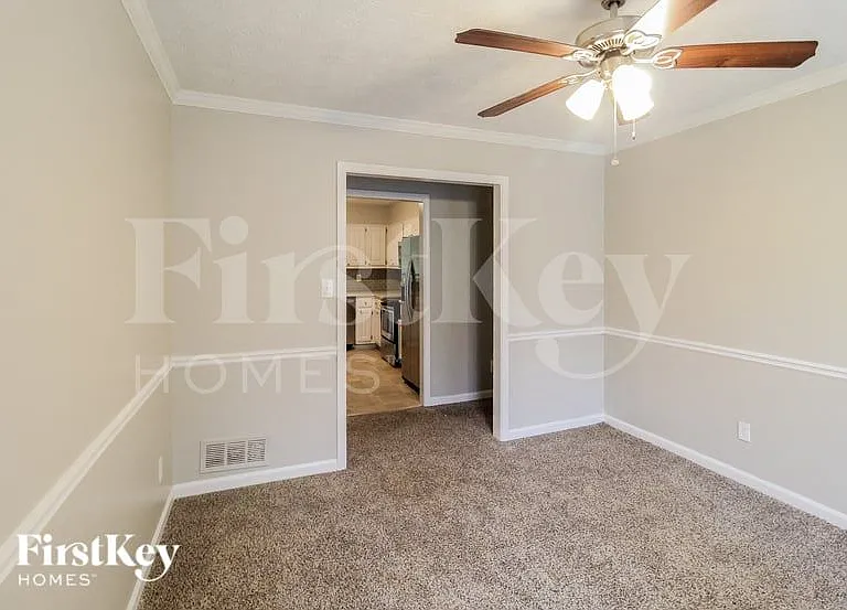 732 Harness Ct — Photo 8