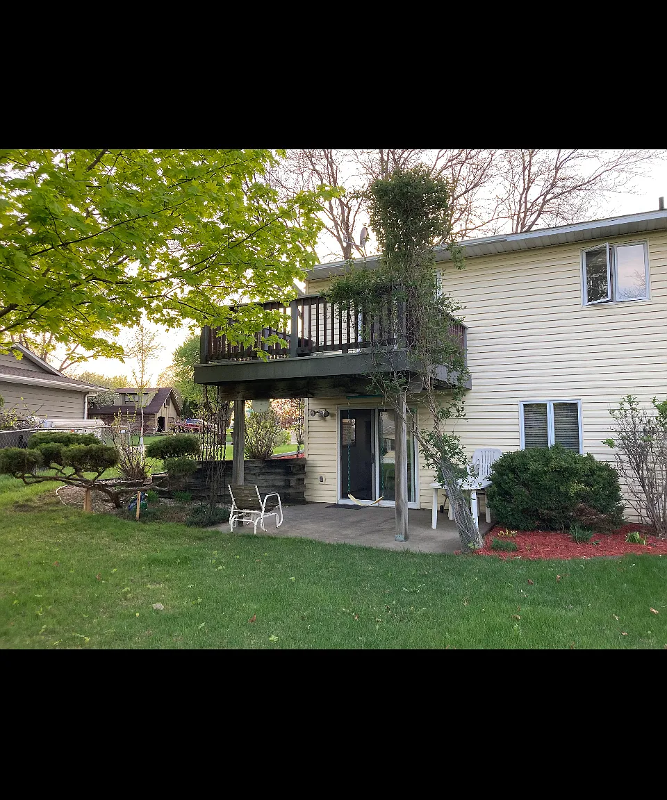 2 bed, 1200 sqft, $1,250 — Photo 3