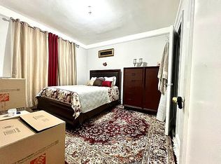 30-90 33rd St #2B, Astoria, NY 11102