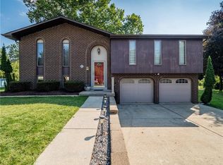 107 Deangelo Dr, Pittsburgh, PA 15209