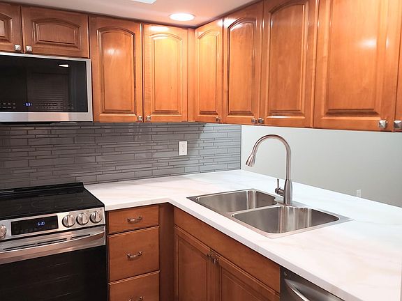 4th image of 113 Island Way APT 244