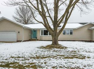 1956 Caras Rd, Waterloo, IA 50701